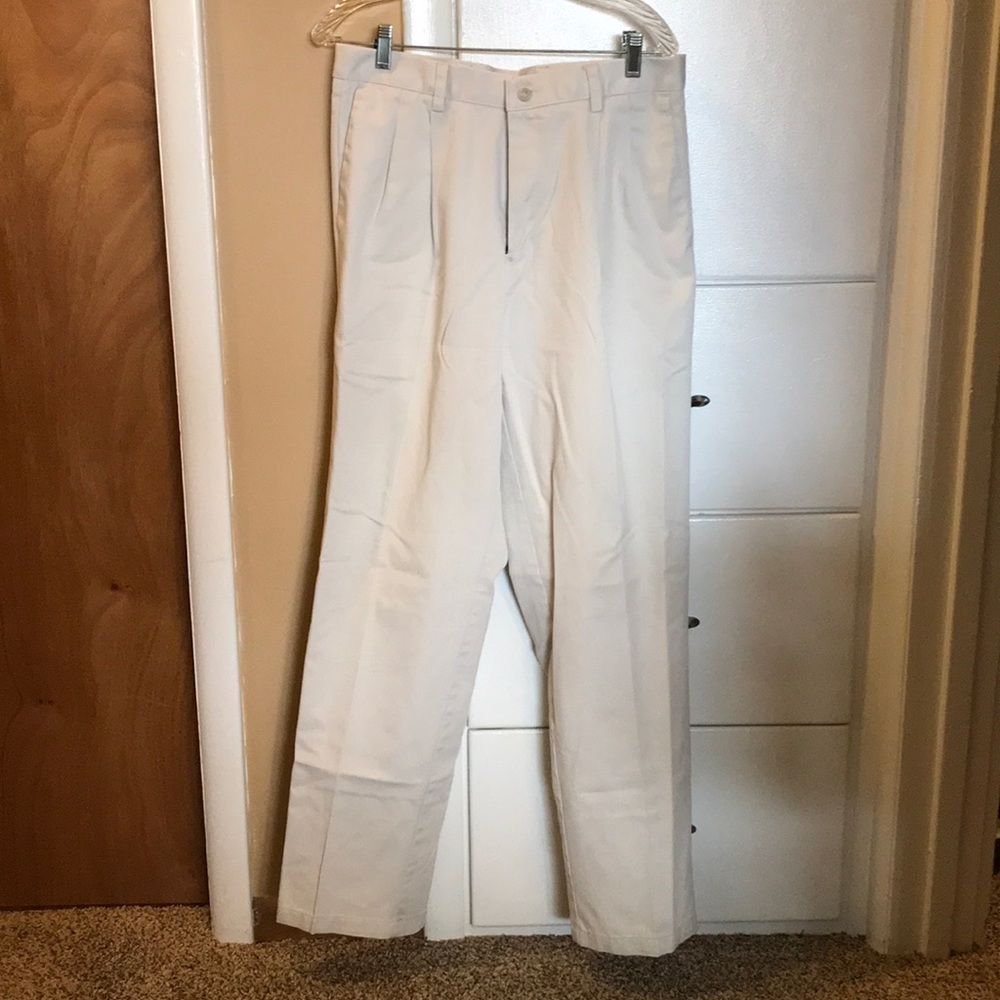 Men’s Dockers Khaki pants.